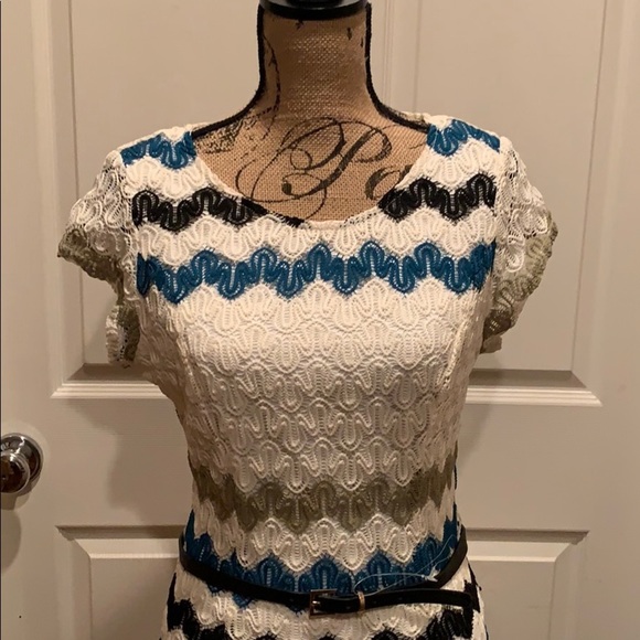 - Dress Barn cream multi color chevron print… - Picture 2 of 6